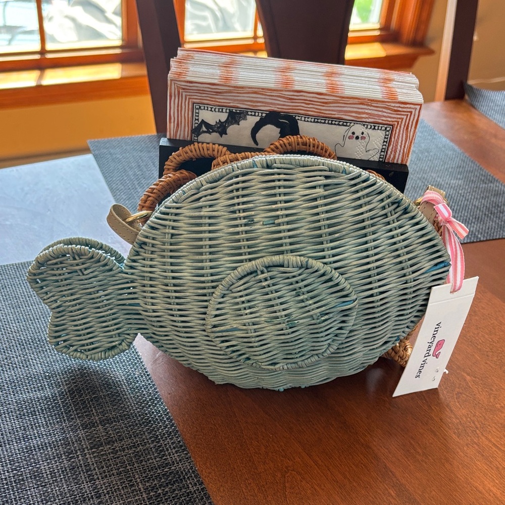 Vineyard Vines Blue Fish-Shaped Clutch - Picture 3 of 6